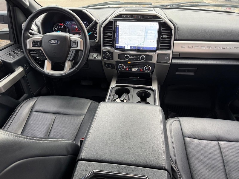 Ford Super Duty F-250 SRW Vehicle Full-screen Gallery Image 15