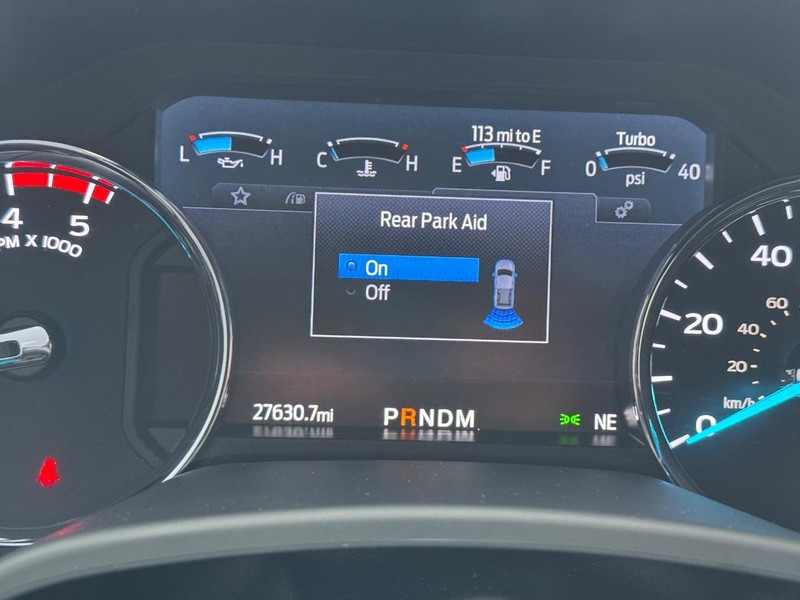 Ford Super Duty F-250 SRW Vehicle Full-screen Gallery Image 27
