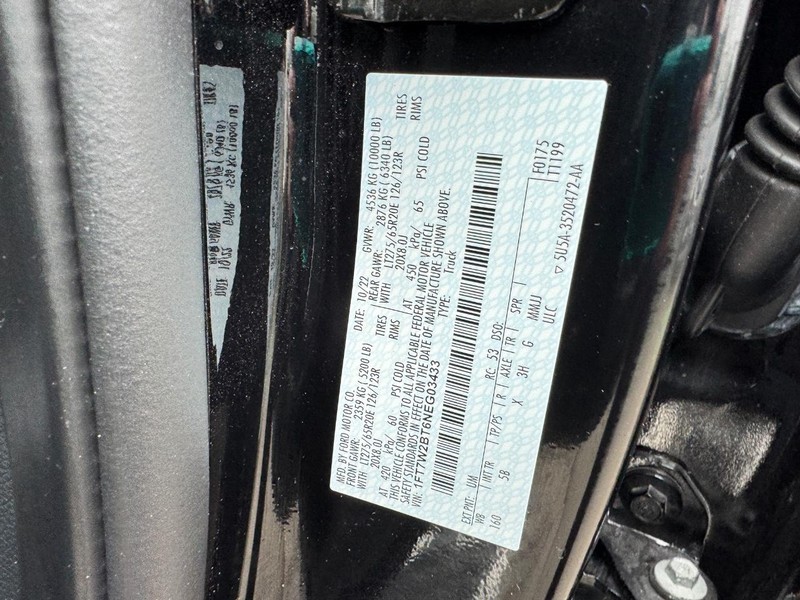 Ford Super Duty F-250 SRW Vehicle Full-screen Gallery Image 28