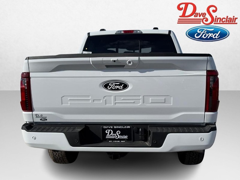 Ford F-150 Vehicle Full-screen Gallery Image 08
