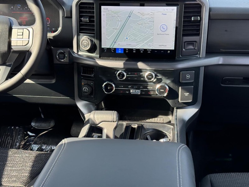 Ford F-150 Vehicle Full-screen Gallery Image 17
