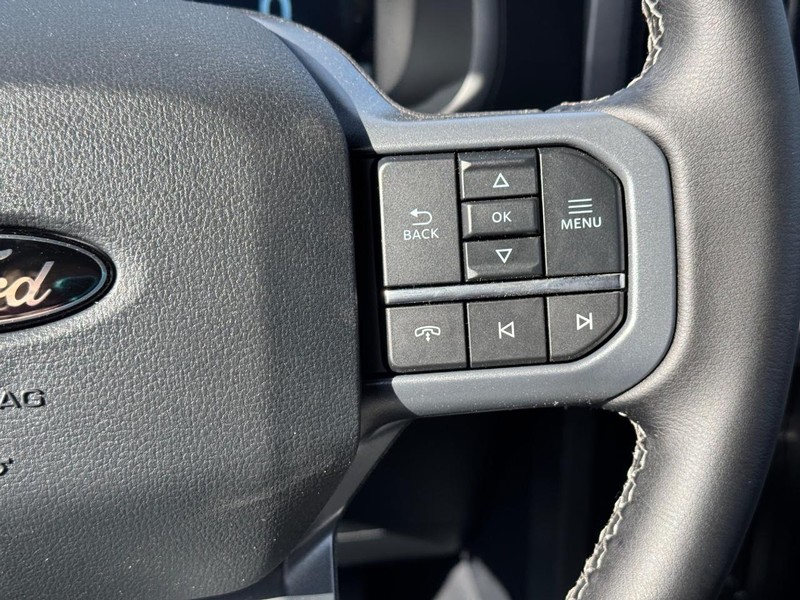 Ford F-150 Vehicle Full-screen Gallery Image 22