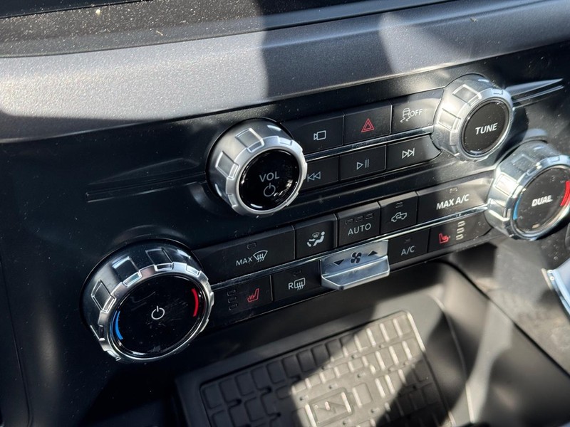 Ford F-150 Vehicle Full-screen Gallery Image 24