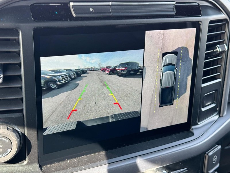Ford F-150 Vehicle Full-screen Gallery Image 25