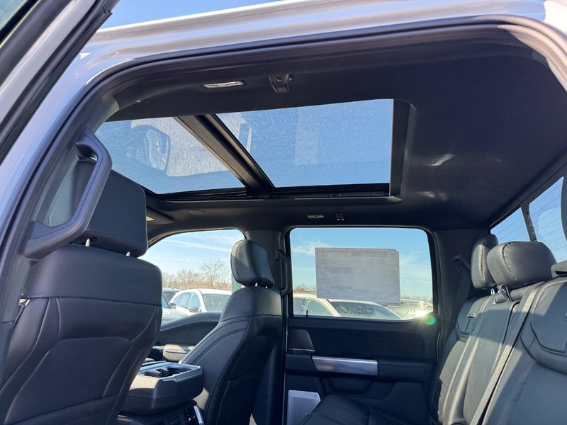 Ford F-150 Vehicle Full-screen Gallery Image 13