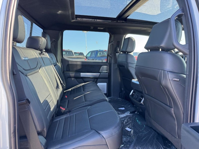 Ford F-150 Vehicle Full-screen Gallery Image 14