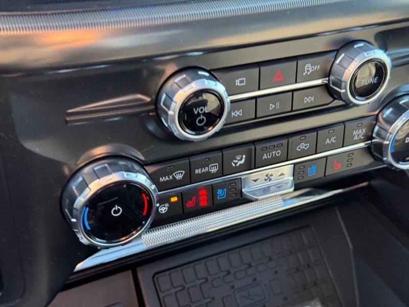 Ford F-150 Vehicle Full-screen Gallery Image 26