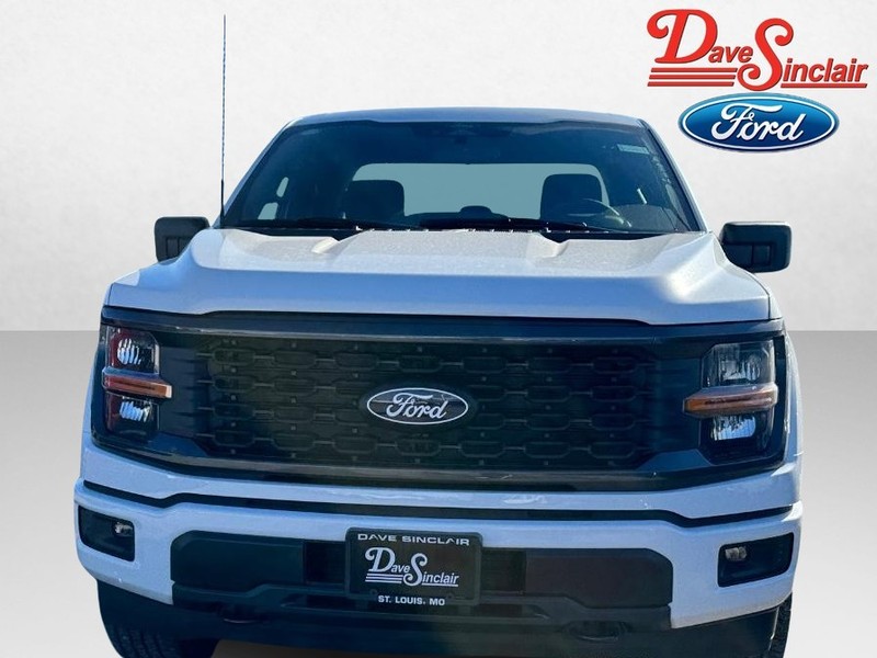 Ford F-150 Vehicle Full-screen Gallery Image 02