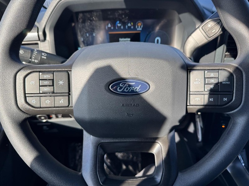 Ford F-150 Vehicle Full-screen Gallery Image 20