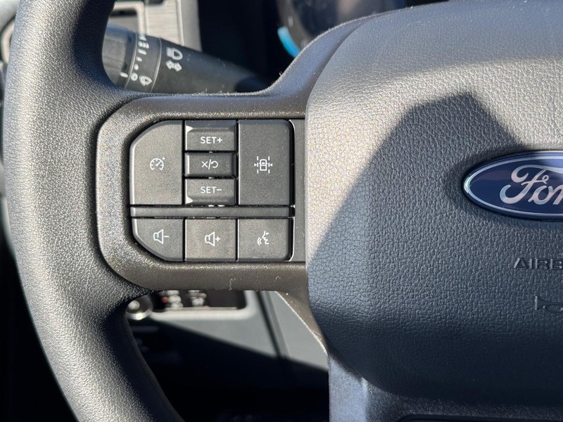 Ford F-150 Vehicle Full-screen Gallery Image 21