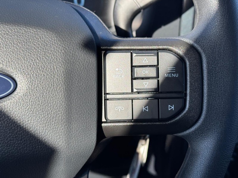 Ford F-150 Vehicle Full-screen Gallery Image 22