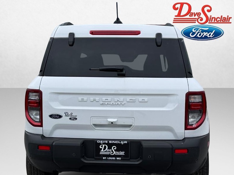 Ford Bronco Sport Vehicle Full-screen Gallery Image 08
