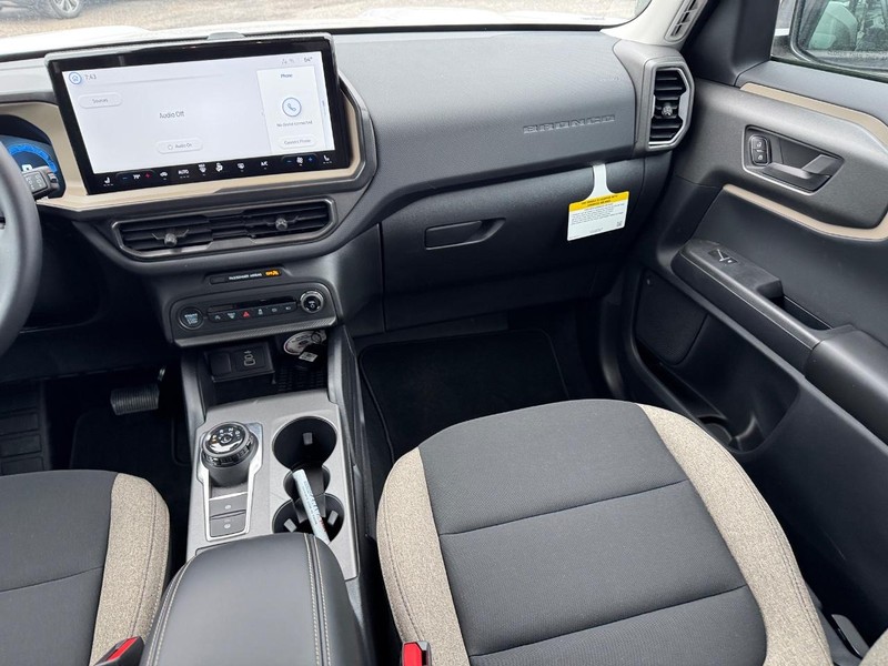 Ford Bronco Sport Vehicle Full-screen Gallery Image 16