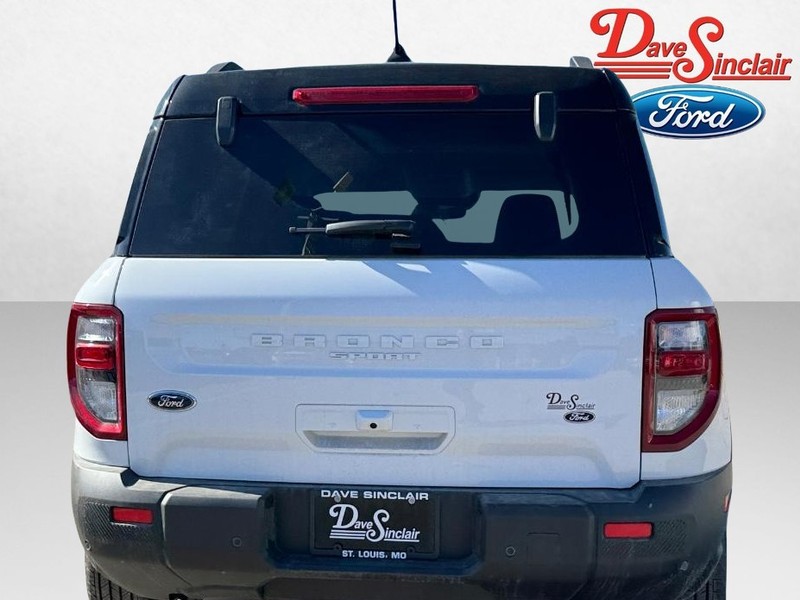 Ford Bronco Sport Vehicle Full-screen Gallery Image 08