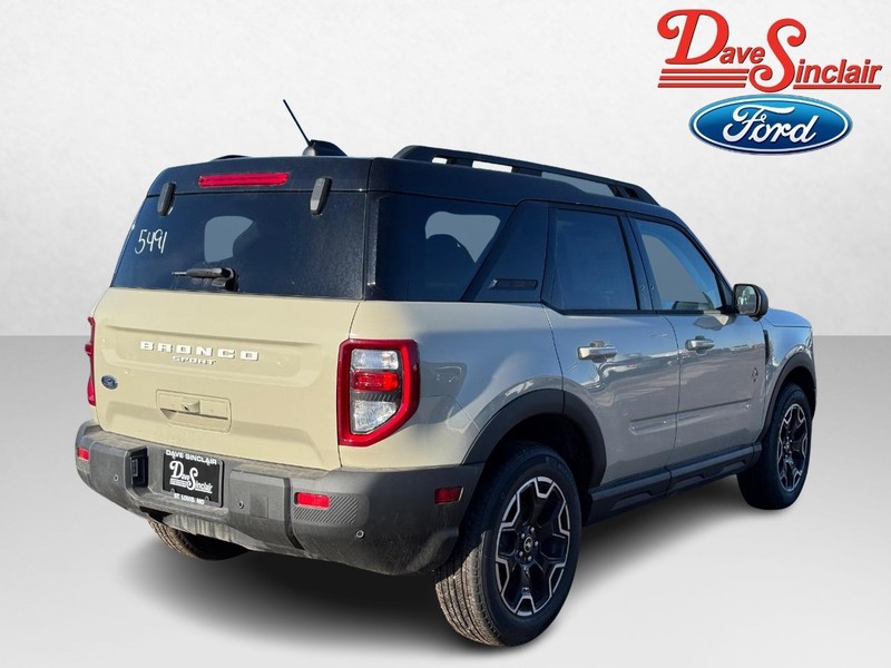 Ford Bronco Sport Vehicle Full-screen Gallery Image 07