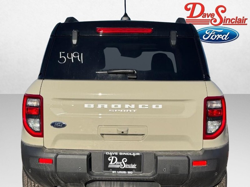 Ford Bronco Sport Vehicle Full-screen Gallery Image 08