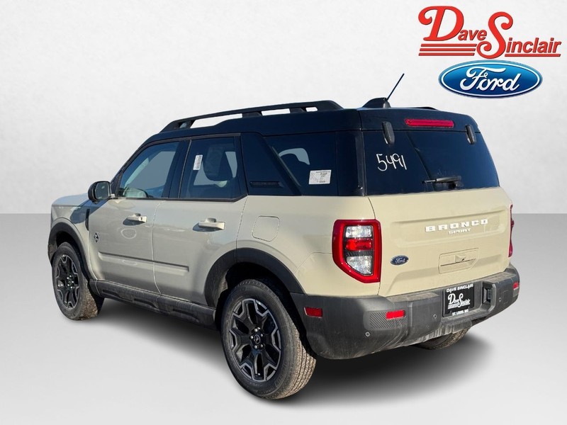 Ford Bronco Sport Vehicle Full-screen Gallery Image 09