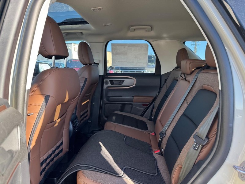 Ford Bronco Sport Vehicle Full-screen Gallery Image 12