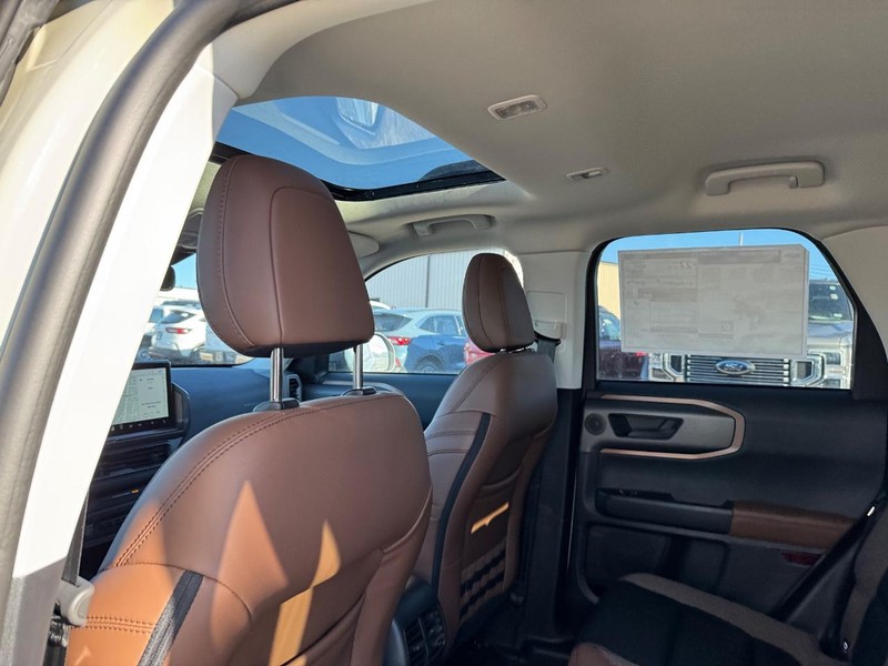 Ford Bronco Sport Vehicle Full-screen Gallery Image 13