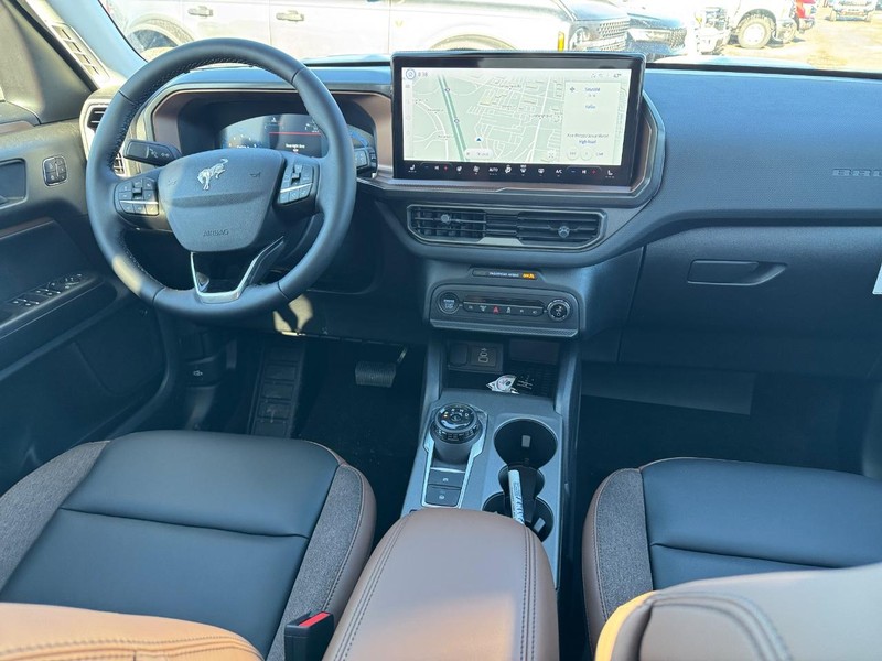Ford Bronco Sport Vehicle Full-screen Gallery Image 15