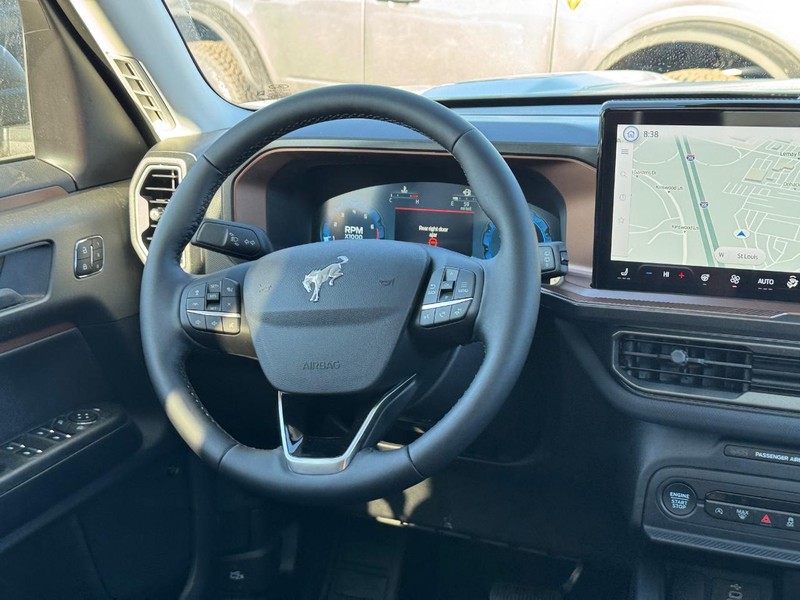 Ford Bronco Sport Vehicle Full-screen Gallery Image 16