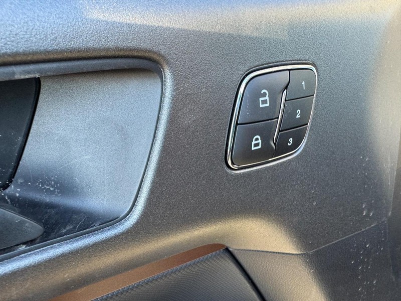 Ford Bronco Sport Vehicle Full-screen Gallery Image 21