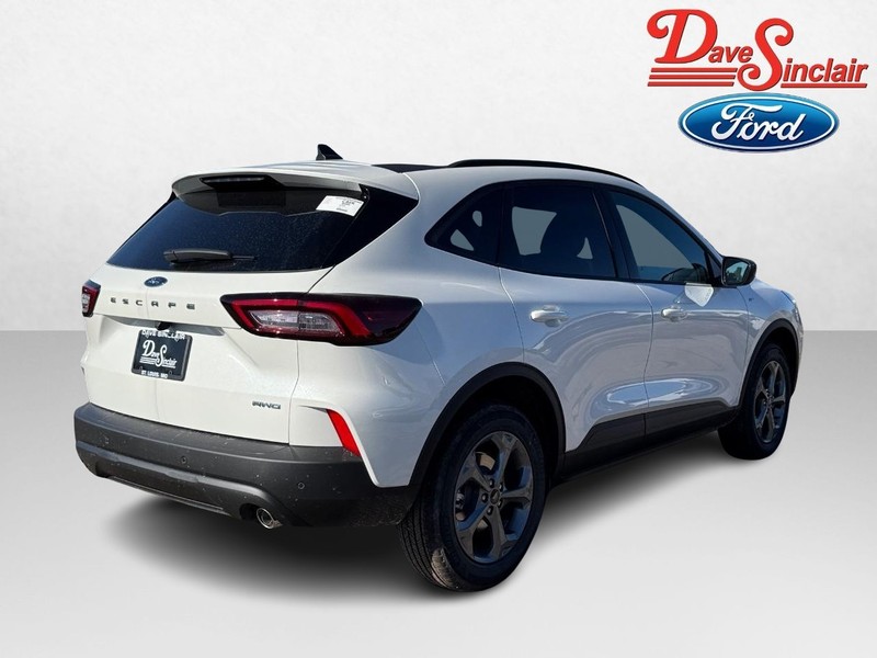 Ford Escape Vehicle Full-screen Gallery Image 07