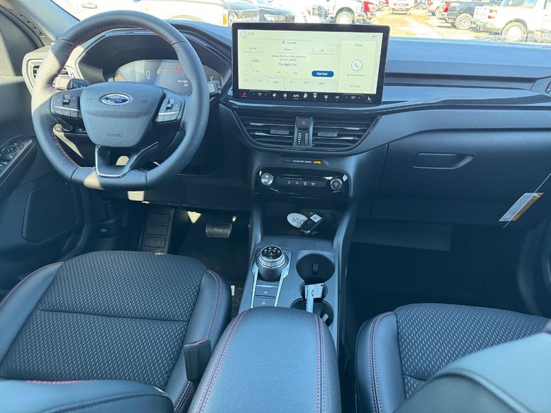Ford Escape Vehicle Full-screen Gallery Image 14