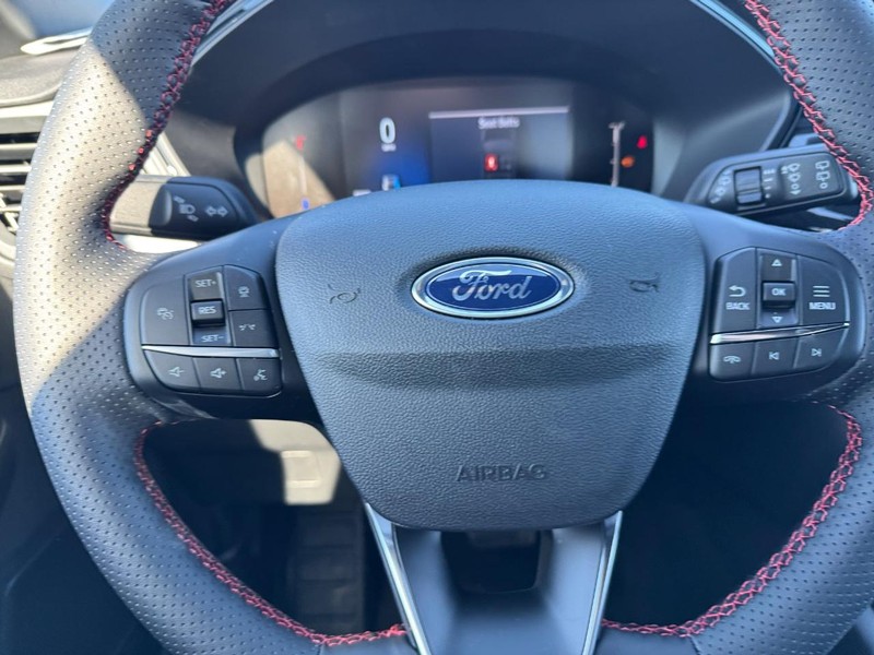 Ford Escape Vehicle Full-screen Gallery Image 20