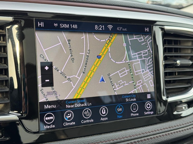 Chrysler Pacifica Vehicle Full-screen Gallery Image 27