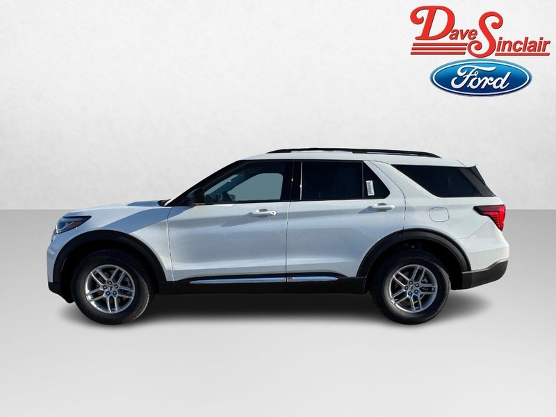 Ford Explorer Vehicle Full-screen Gallery Image 10