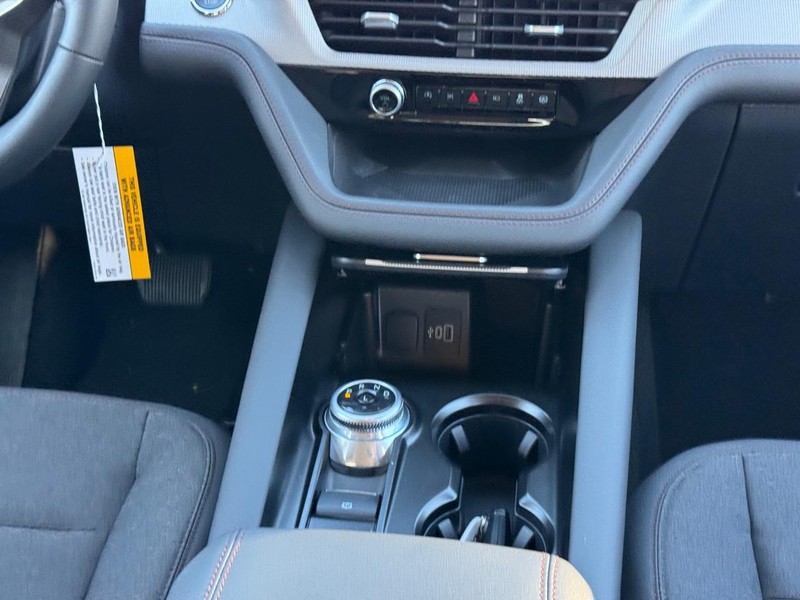 Ford Explorer Vehicle Full-screen Gallery Image 19