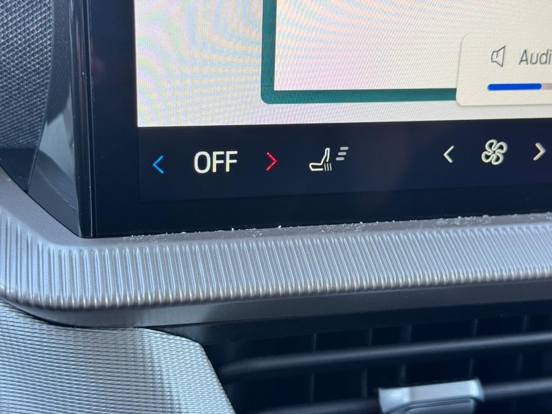 Ford Explorer Vehicle Full-screen Gallery Image 25