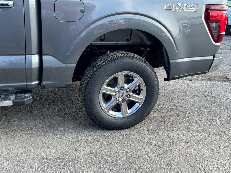 Ford F-150 Vehicle Full-screen Gallery Image 11
