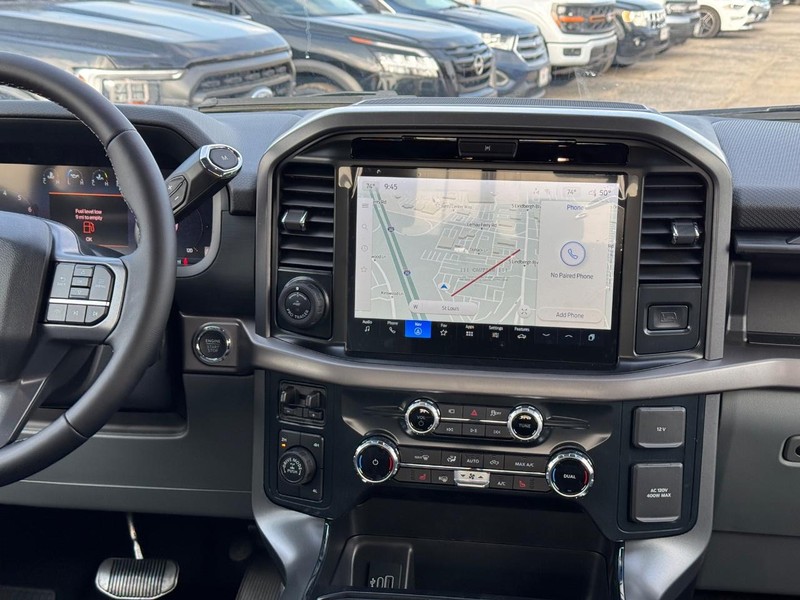 Ford F-150 Vehicle Full-screen Gallery Image 17