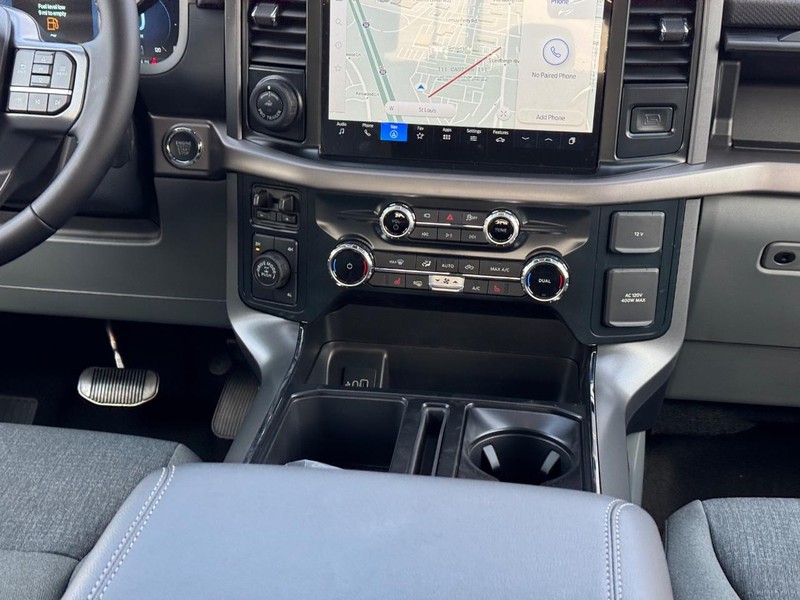 Ford F-150 Vehicle Full-screen Gallery Image 18