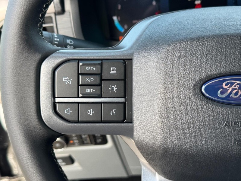 Ford F-150 Vehicle Full-screen Gallery Image 20