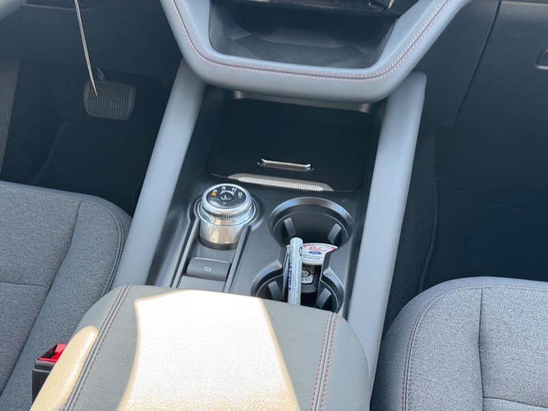 Ford Explorer Vehicle Full-screen Gallery Image 19