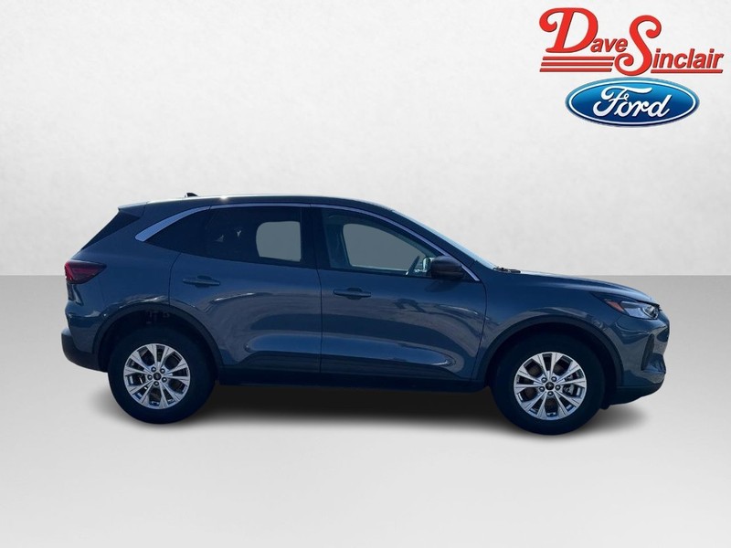 Ford Escape Vehicle Full-screen Gallery Image 05