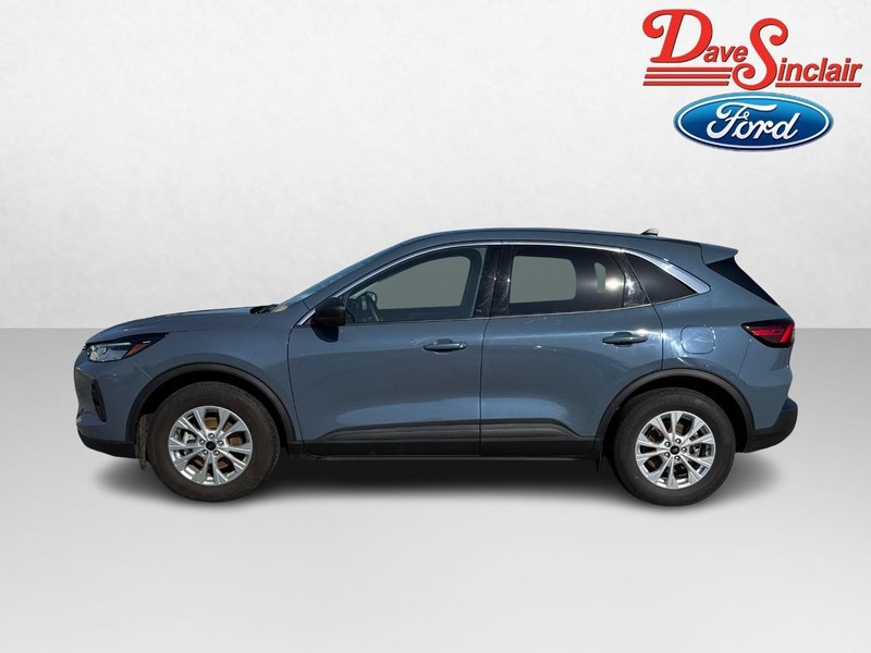 Ford Escape Vehicle Full-screen Gallery Image 10