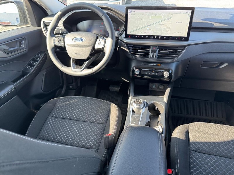 Ford Escape Vehicle Full-screen Gallery Image 15