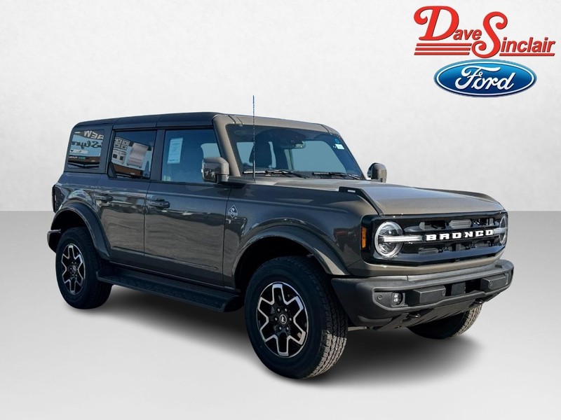 Ford Bronco Vehicle Full-screen Gallery Image 04