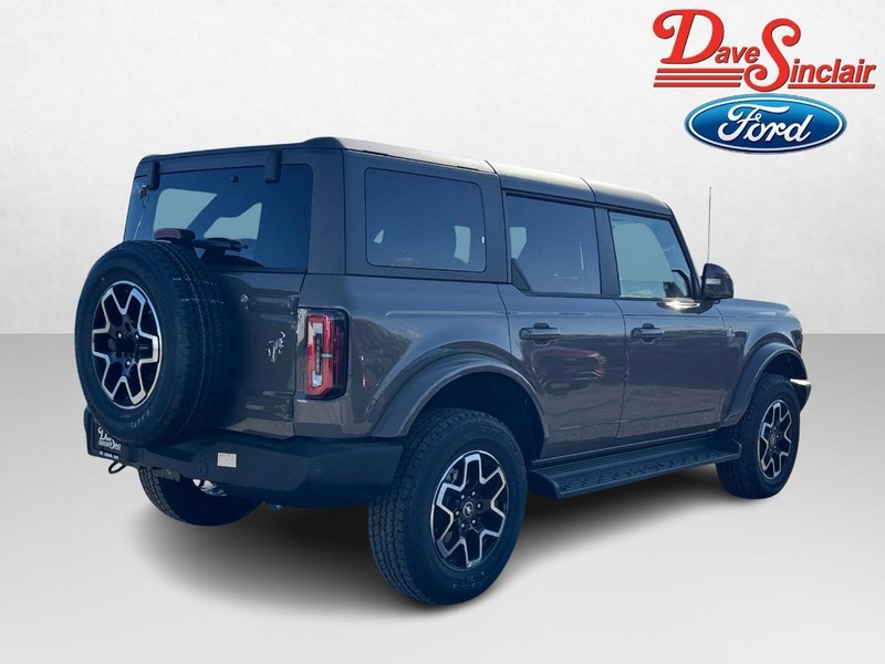Ford Bronco Vehicle Full-screen Gallery Image 07