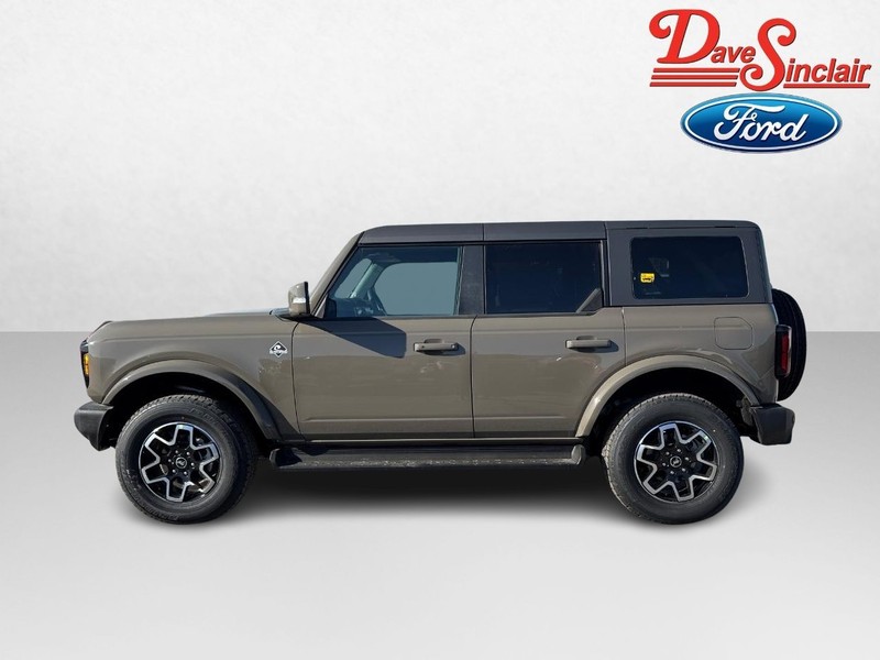 Ford Bronco Vehicle Full-screen Gallery Image 10