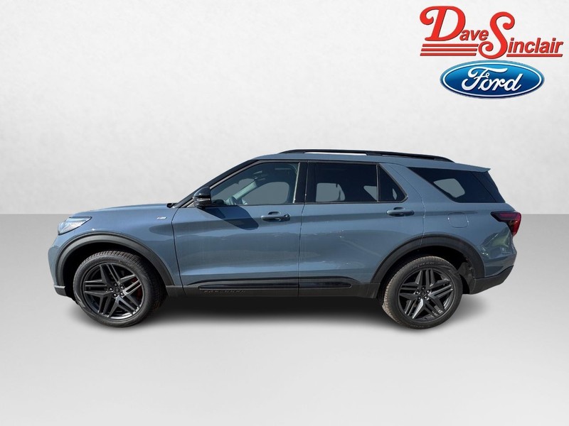 Ford Explorer Vehicle Full-screen Gallery Image 10