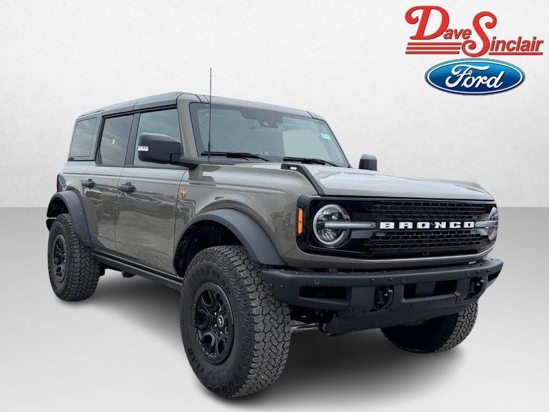 Ford Bronco Vehicle Full-screen Gallery Image 04
