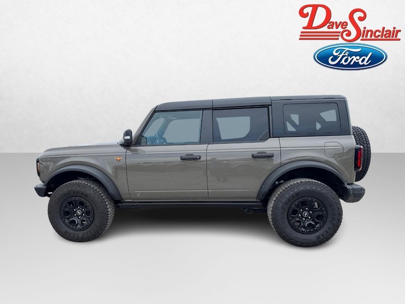 Ford Bronco Vehicle Full-screen Gallery Image 09