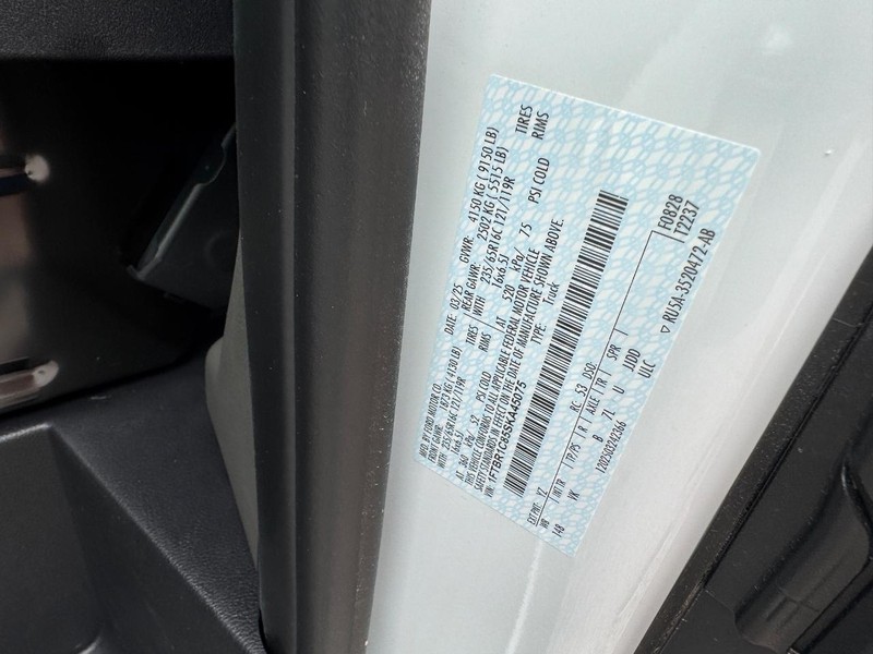 Ford Transit Cargo Van Vehicle Full-screen Gallery Image 24