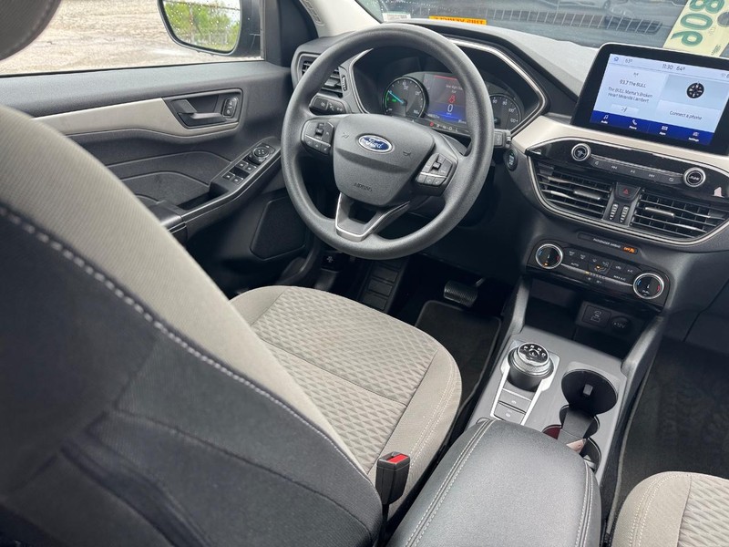 Ford Escape Vehicle Full-screen Gallery Image 14