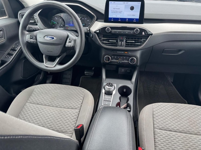 Ford Escape Vehicle Full-screen Gallery Image 15